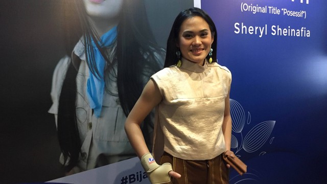 Sheryl Sheinafia Saat ditemui di kawasan Cipete, Jakarta Selatan, Jumat (29/11). Foto: Alfadillah/kumparan.