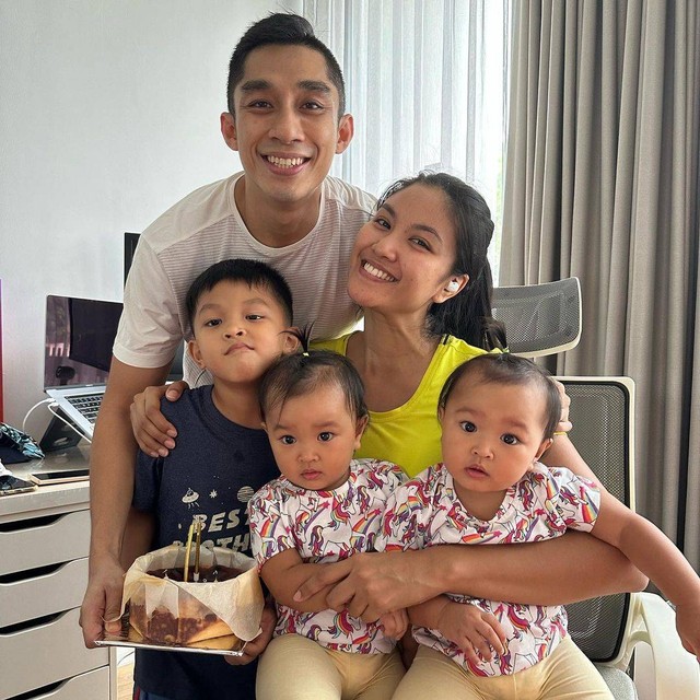 Zivanna Letisha bersama keluarga. Foto: Instagram @zivannaletisha