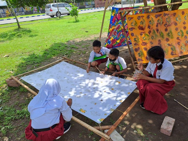 Praktik Baik Merdeka Belajar dan Merdeka Berbudaya di SD Laboratorium UM Kota Blitar. Foto: Dokumen Penulis