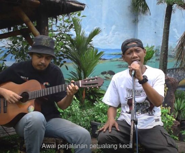 WBP Lapas Kelas I Malang Senandungkan Lagu "Petualang Kecil" Anto Baret (sumber: lapasmalang)