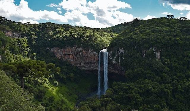 Ilustrasi Curug Ngebul. Sumber foto: Renan Bomtempo dari Pexels