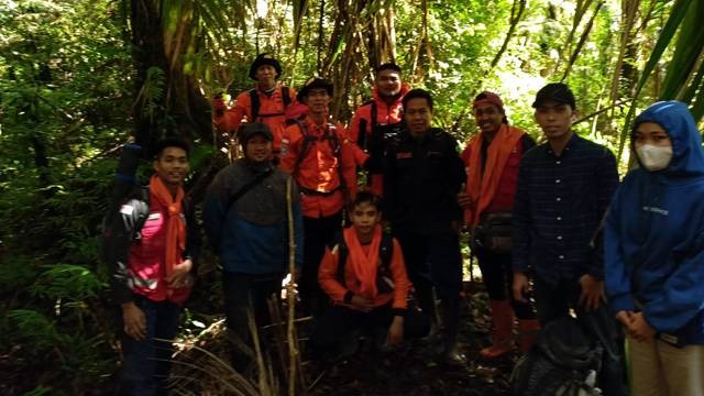 Tim SAR berhasil menemukan dua pendaki gunung Ambang yang dilaporkan tersesat. (foto: istimewa)