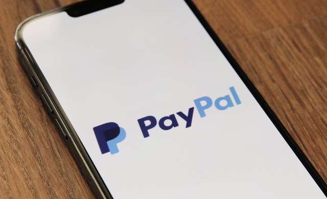 Ilustrasi Cara Daftar PayPal untuk Transaksi Internasional. Foto: Unsplash/Marques Thomas.