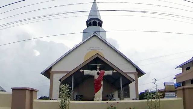 Gereja Katolik Hati Kudus Yesus di Kota Tomohon, Sulawesi Utara. (foto: dokumen istimewa)