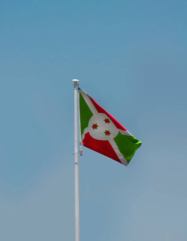 Bendera Burundi. Foto: Unsplash.com