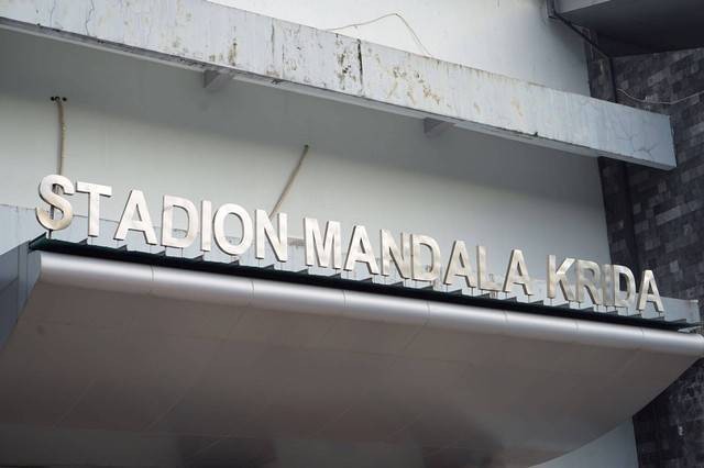 Papan nama Stadion Mandala Krida Yogyakarta. Foto: Arif UT