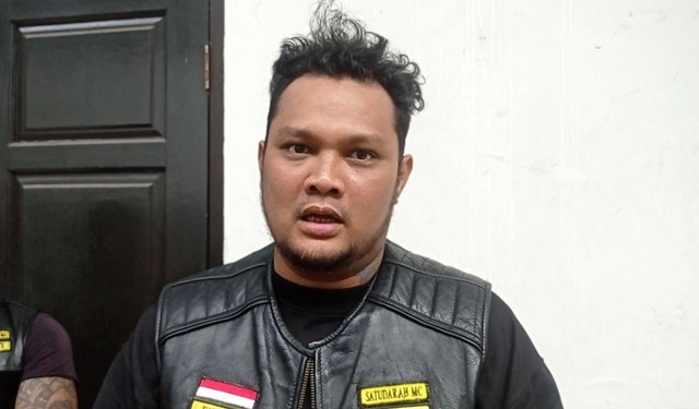 Virgoun dukung David Ozora, PN Jakarta Selatan, Senin (10/4/2023). Foto: Giovanni/kumparan