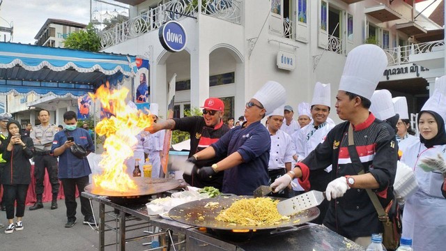 Puluhan chef hadirkan live cooking takjil di Tugu Jogja. Foto: Tugu Jogja