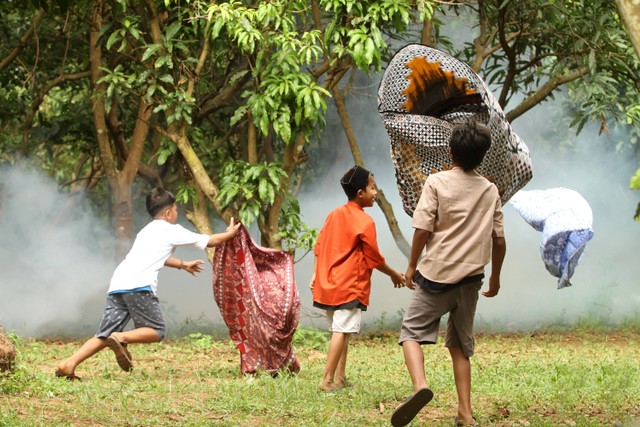 Anak Kerap Main Perang Sarung saat Ramadhan? Pahami Bahayanya, Moms!. Foto: Shutterstock