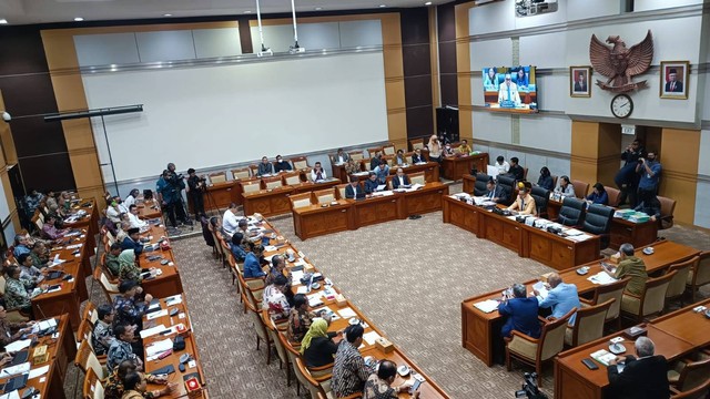 Rapat Komisi III dengan Menkeu Sri Mulyani dan Menkopolhukam Mahfud MD membahas Rp 349 T.  Foto: Annisa Thahira Madina/kumparan