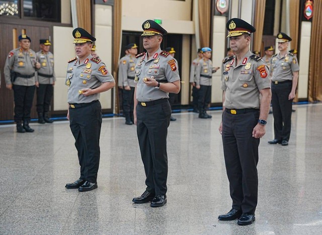 Upacara kenaikan pangkat 11 perwira tinggi Polri di Gedung Rupatama, Mabes Polri, Selasa (11/4/2023). Foto: Dok. Istimewa