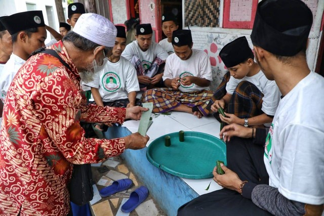 Relawan Santri Dukung Ganjar Banten mengadakan Pelatihan Santri Tani Milenial di Pondok Pesantren Mabdail Falah, Kampung Kadu Biuk, Desa Panyirapan, Kecamatan Baros, Kabupaten Serang, Selasa (11/4/2023). Foto: Dok. Istimewa