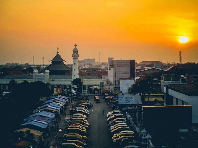 Ilustrasi rekomendasi tempat bukber di Pekalongan, foto oleh Saiful Ali Al Anwar di Unsplash