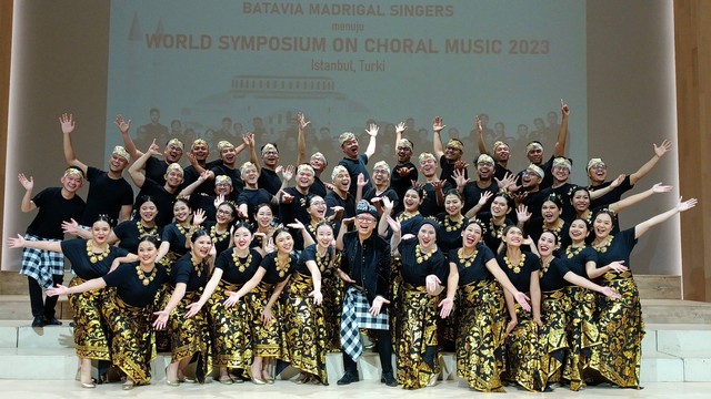 Batavia Madrigal Singers di Balai Resital Kertanegara, Jakarta Selatan. Foto: Aprilandika Pratama/kumparan