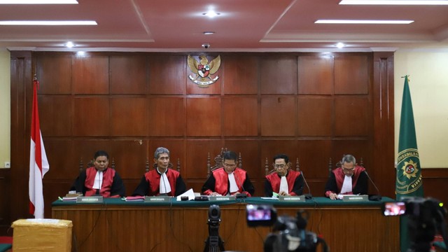 Suasana sidang putusan banding Ferdy Sambo di Pengadilan Tinggi DKI Jakarta, Rabu (12/4/2023). Foto: Jamal Ramadhan/kumparan