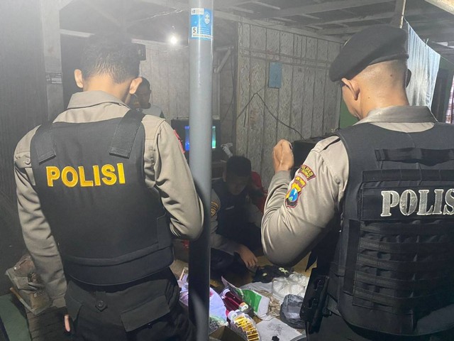 Ratusan Petasan dan 3 Kg Bubuk Mercon di Situbondo Disita Polisi
