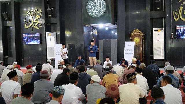 PTBA beri bantuan untuk masjid dan musala di sekitar wilayah operasi perusahaan. Foto: Dok. PTBA