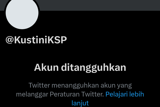 Tangkapan layar akun Twitter Bupati Sleman Kustini Sri Purnomo yang kena suspen. Foto: Twitter