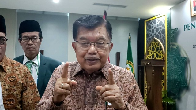 Ketua DMI Jusuf Kalla di kantor DMI, Kamis (13/4/2023). Foto: Hedi/kumparan