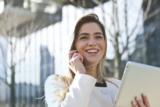 Ilustrasi Cara Buat Paket Nelpon Telkomsel. Foto: Pexels/Andrea Piacquadio.