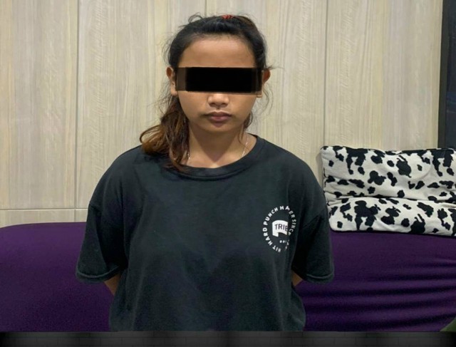 Gadis berusia 15 tahun berinisial IWN ditangkap karena menjadi muncikari prostitusi online. (ist)
