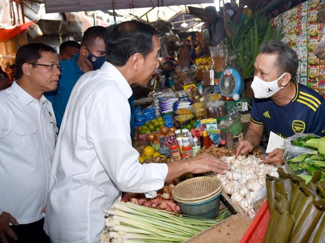 Mardiono Dampingi Jokowi Cek Ketersediaan Pangan Di Depok Dan Jakarta ...