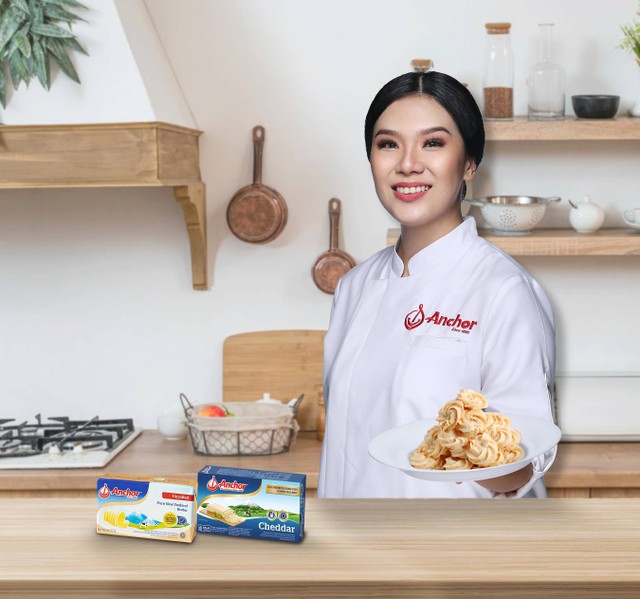Chef Devina x Anchor, bagikan resep kue Lebaran semprit keju. Foto: Anchor