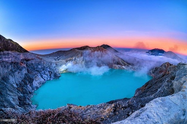 Illustrasi Foto Kawah Cibuni Rengganis, sumber  Unsplash/Nuwatphoto 