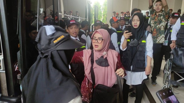 Simulasi pelayanan kepada jemaah haji. Foto: Ahmad Romadoni/kumparan