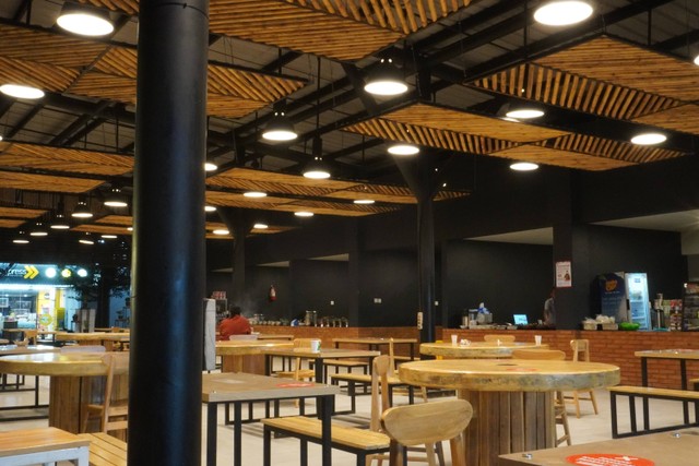 Ilustrasi Rest Area Arah Bandung, Unsplash/prawito hudoro