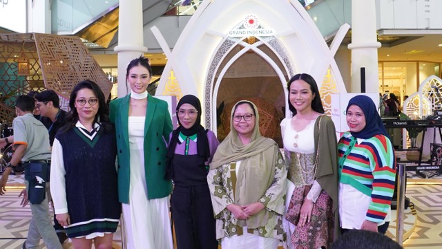 Acara ‘Ngobrol Bareng Perempuan’ yang diselenggarakan kumparanWOMAN berkolaborasi dengan Grab Indonesia dan OVO di Main Atrium Grand Indonesia, Jumat (14/4/2023). Foto: Jamal Ramadhan/kumparan