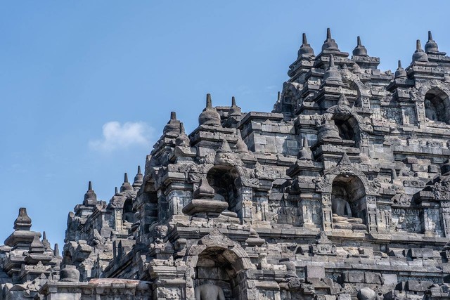 Sejarah Candi Plaosan Yang Dibangun Rakai Pikatan Sebagai Bukti Cinta ...