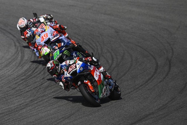 Pebalap LCR Honda Castrol, Alex Rins, dalam sprint race di MotoGP Portugal, Sirkuit Algarve, Portimao, Portugal,  25 Maret 2023. Foto: Patricia De Melo Moreira/AFP