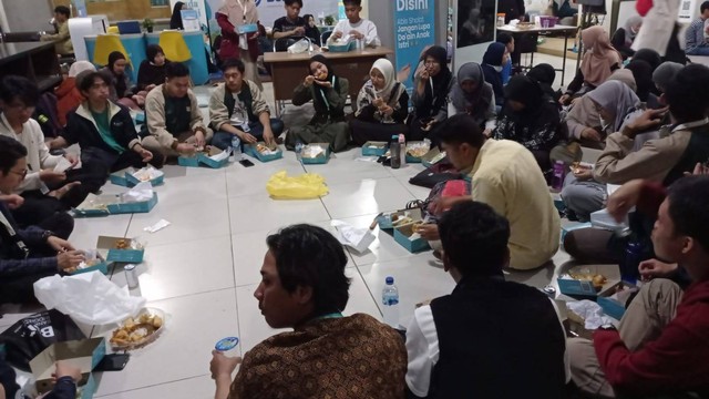 Mahasiswa ITB Buka Puasa Bersama di Masjid Salman. Foto: Dokumentasi Pribadi