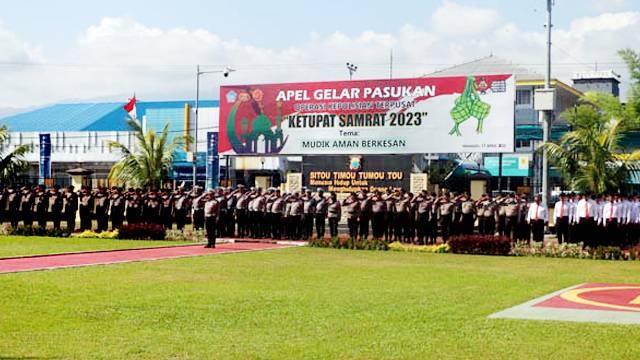 Apel gelar pasukan Operasi Ketupat Samrat 2023 yang dilaksanakan di halaman Polda Sulawesi Utara.