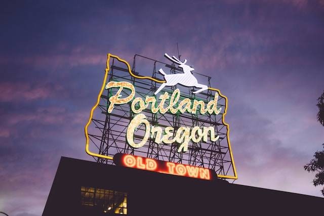 Ilustrasi kunci jawaban TTS pegunungan di Oregon, Amerika Serikat. Foto: Unsplash/Zack Spear