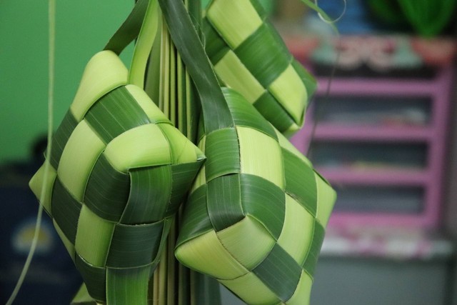 Ketupat merupakan salah satu tradisi khas lebaran di Indonesia, foto: Unsplash