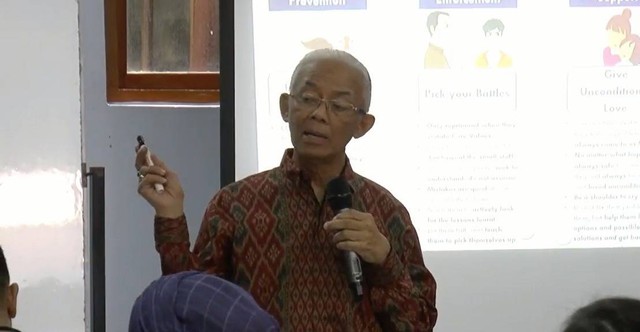 Tokoh pendidikan nasional Prof. Dr. H. Arief Rachman.  Foto: Dok SS Youtube Sekolah Menengah Garuda Cendekia