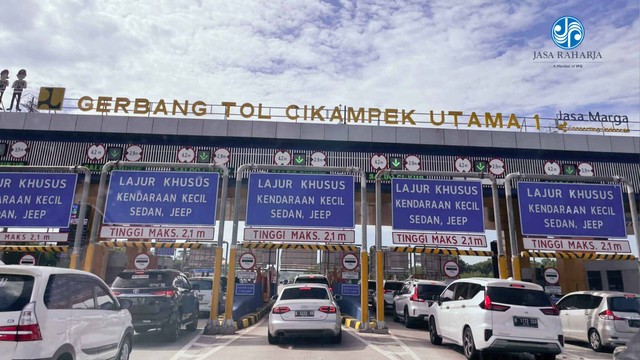 Jasa Raharja Program Mudik 2023 - Suasana Tol Cikampek Utama Foto: Aditia Noviansyah/kumparan