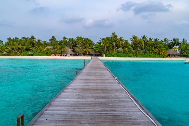 Ilustrasi Cara ke Pulau Bidadari, Unsplash/shaipal