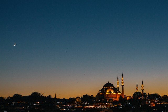 Ilustrasi Asal Muasal Halal Bi Halal, Foto Pexels Dmytro Kormylets
