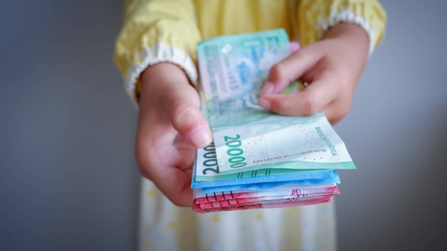 Ilustrasi anak punya uang. Foto: Shutterstock