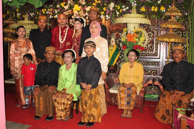 Ilustrasi Hukum Menikah dengan Saudara Jauh, Foto Pixabay Mister_Ony