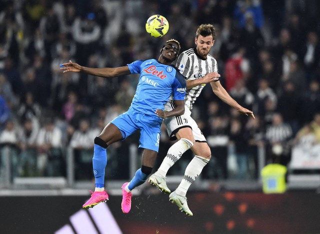 Pertandingan Liga Italia 2022/23 antara Juventus vs Napoli, Senin (24/4) dini hari WIB. Foto: Massimo Pinca/REUTERS