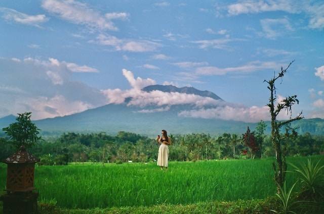 Gunung Agung - gunung tertinggi di Bali. Sumber: Unsplash/Angie Bob