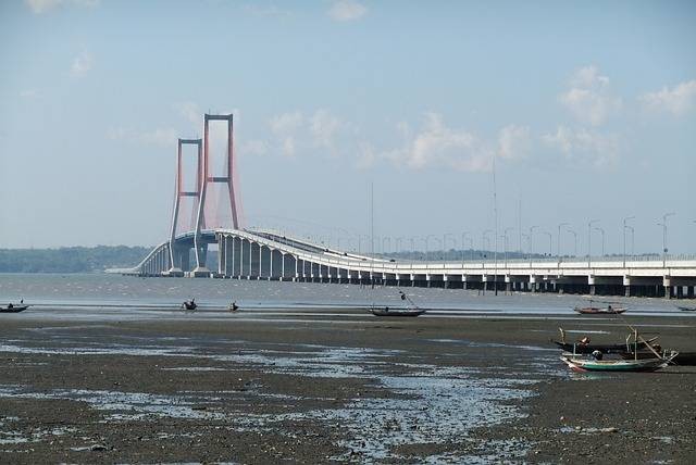 Ilustrasi jembatan terpanjang di Indonesia. Sumber: Pixabay/ aldocandra92