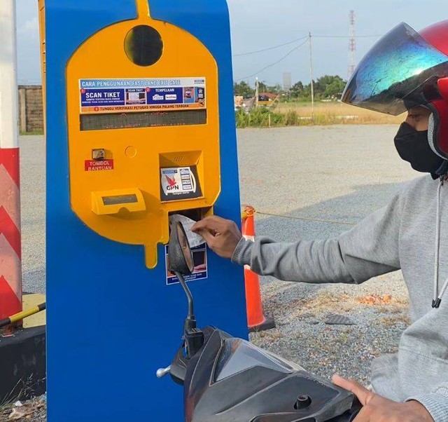 Layanan gate parkir cashless di Gaia Mall Pontianak. Foto: Dok Hi!Pontianak