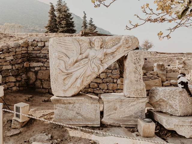 Ilustrasi: Dewa Yunani yang Memiliki Sandal Bersayap. Sumber: Mustafa Kılıç/Pexels.com