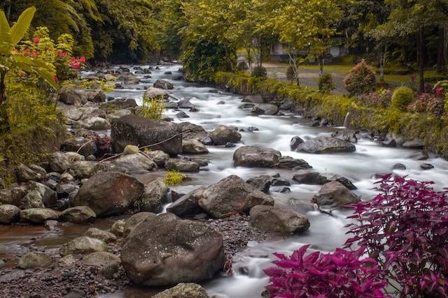 Ilustrasi tempat wisata di Tasikmalaya yang lagi hits 2023. Sumber: Unsplash/ Rafael Atantya