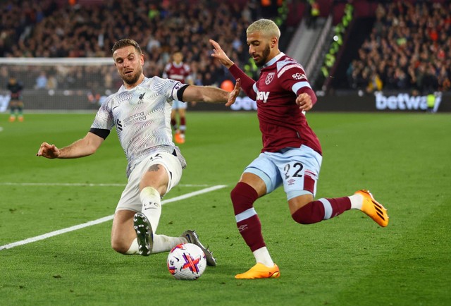 Pertandingan Liga Inggris 2022/23 antara West Ham vs Liverpool, Kamis (27/4) dini hari WIB. Foto: Matthew Childs/REUTERS